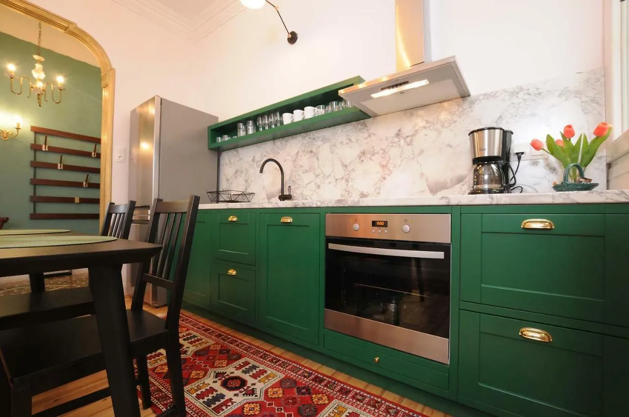 F & B Collection - Lux & Artdeco location